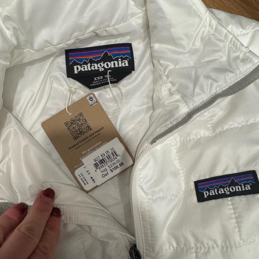 Patagonia White Quilted Lightweight Puffer Jacket - Picture 2 of 4